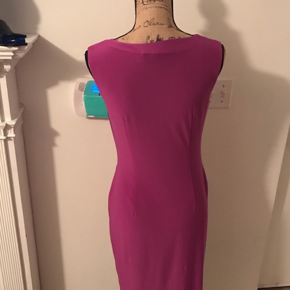 Violet sheath dress with flexible neckline - Picture 3 of 4